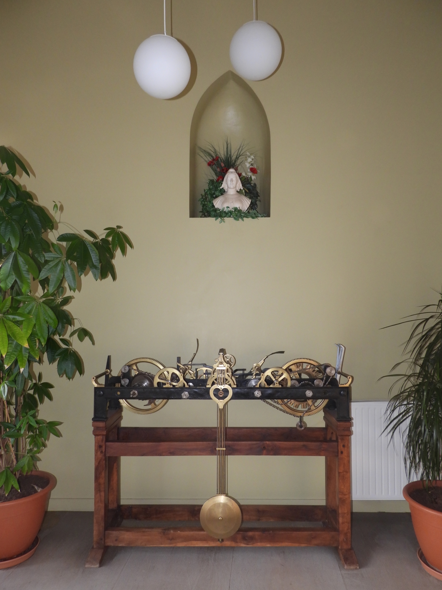 horloge salle marianne.jpg