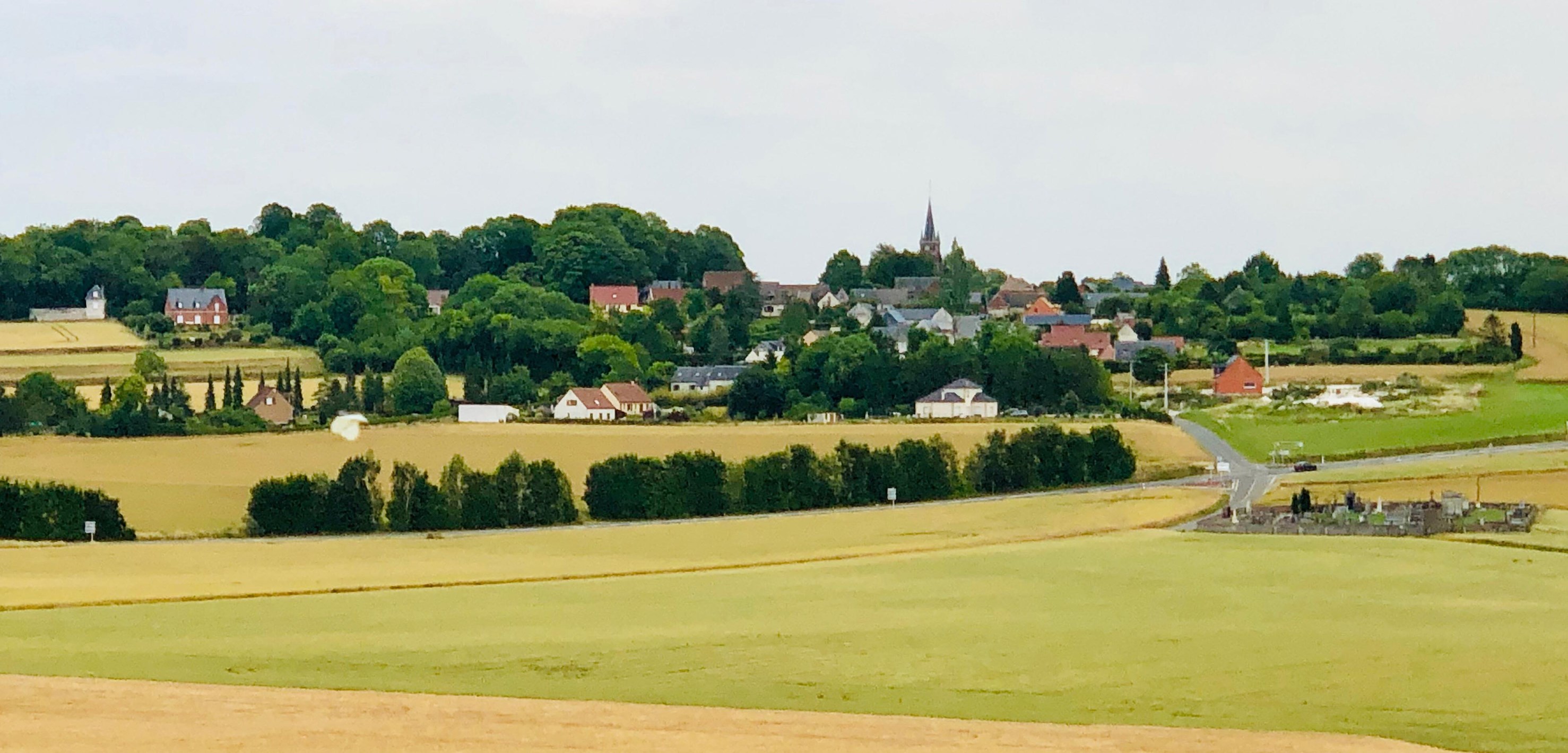 Beauvoir vue large depuis cimetière