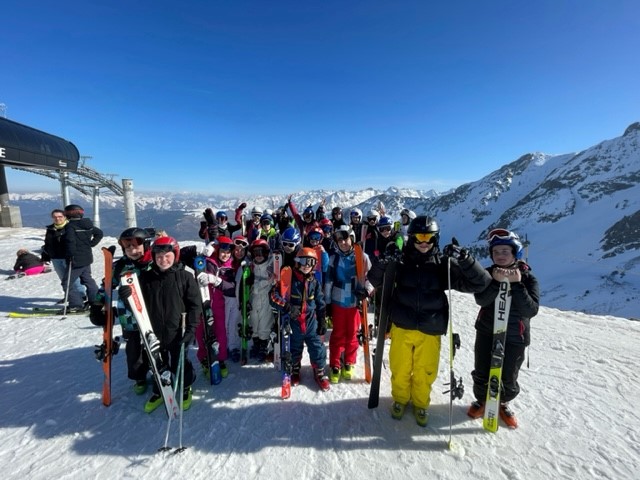 ski 2023 J1 _1_.jpg