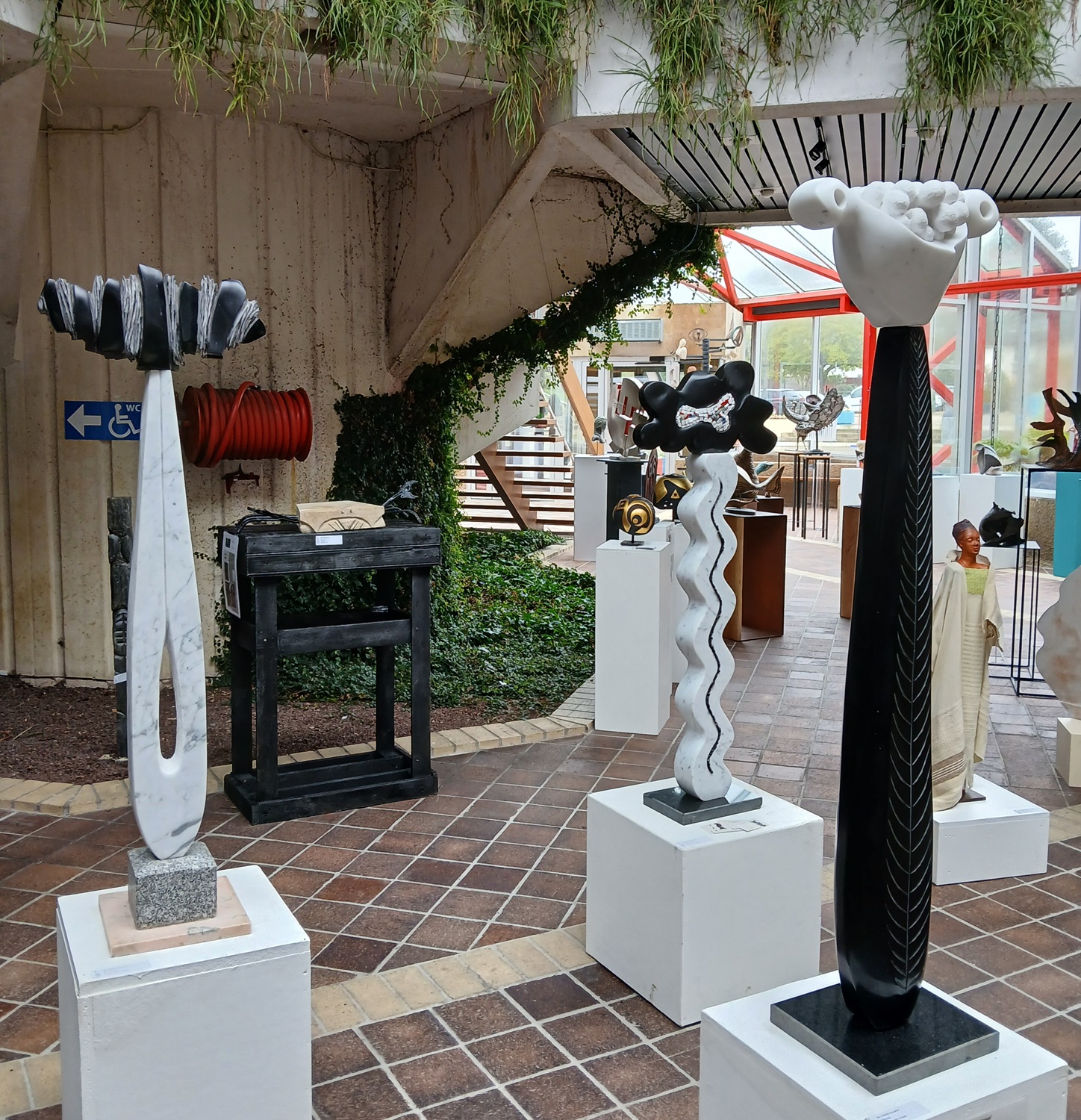 Salon sculpture.jpg