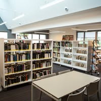 Vue intérieure de la bibliothèque