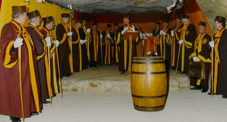 Confrérie Chantepleure.jpg