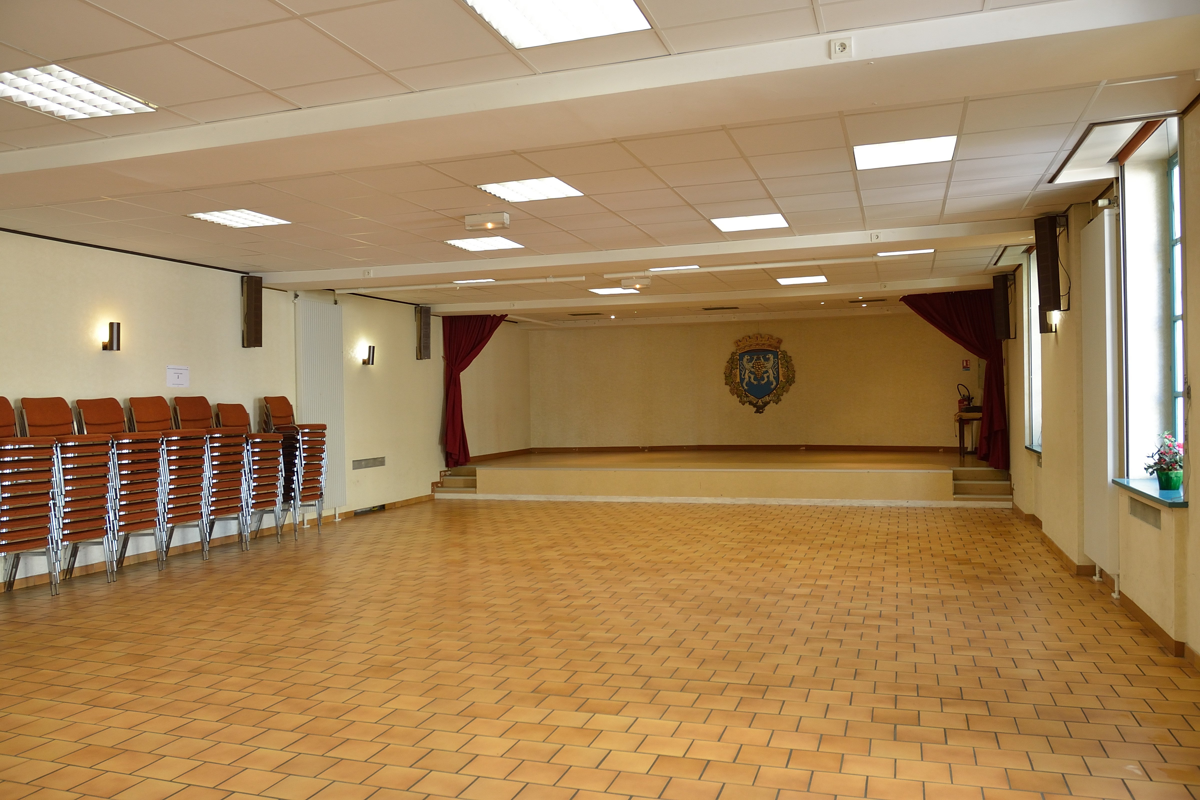 23b_ La salle des fêtes _1_.jpg