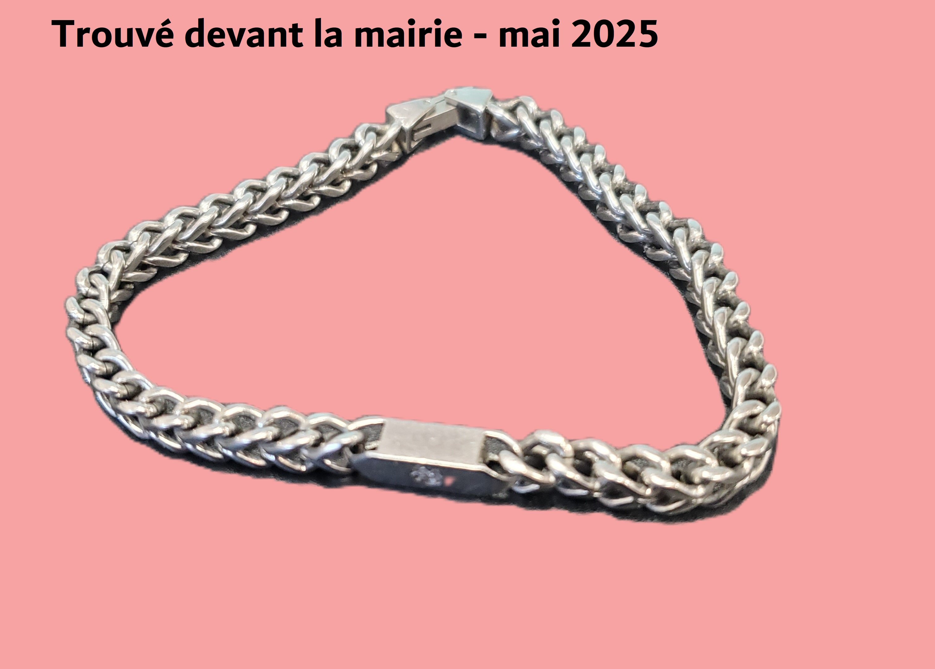 bracelet mai 2025.jpg