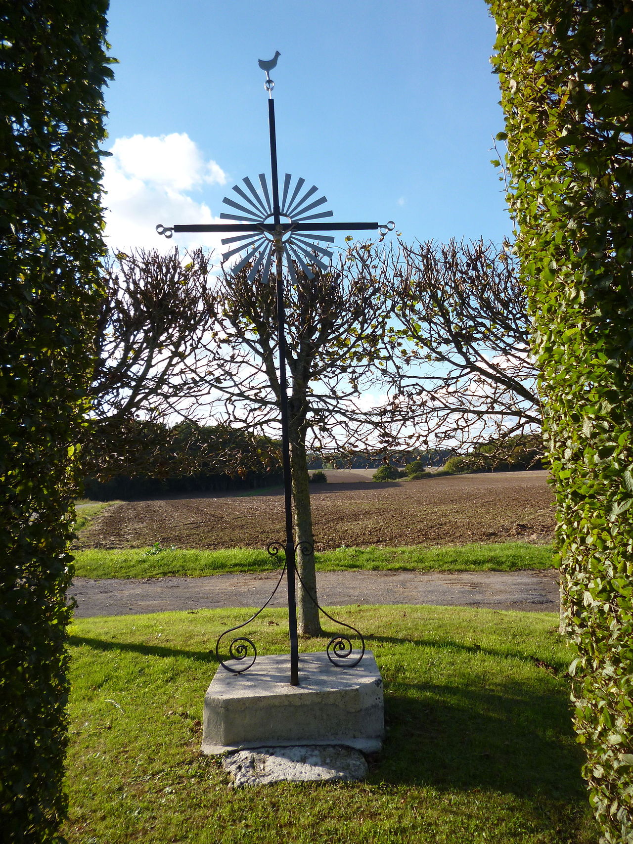 CALVAIRE RUE DES JARDINS.jpg