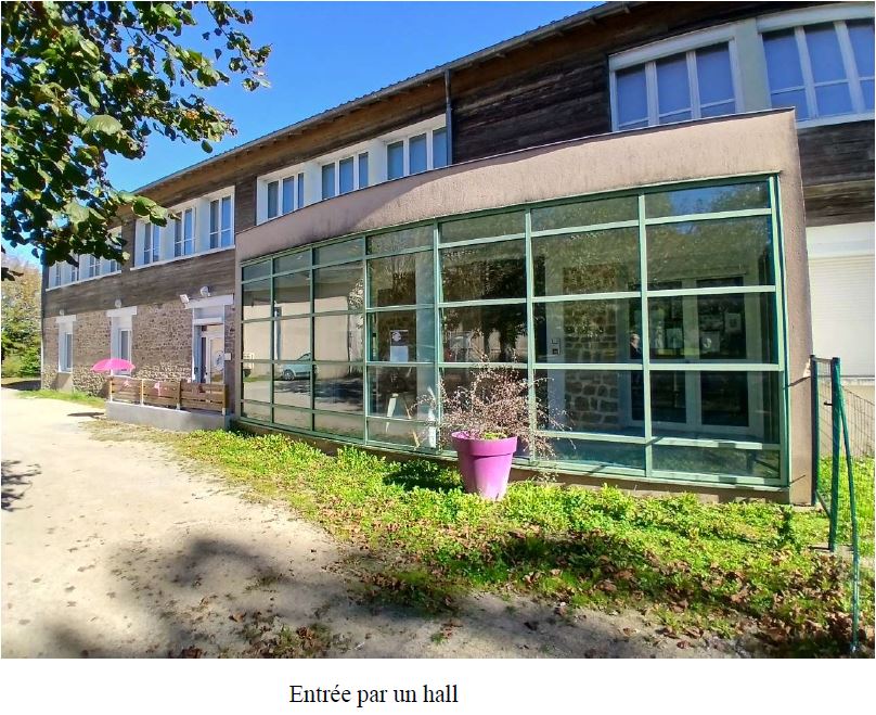 Entrée par un hall.JPG