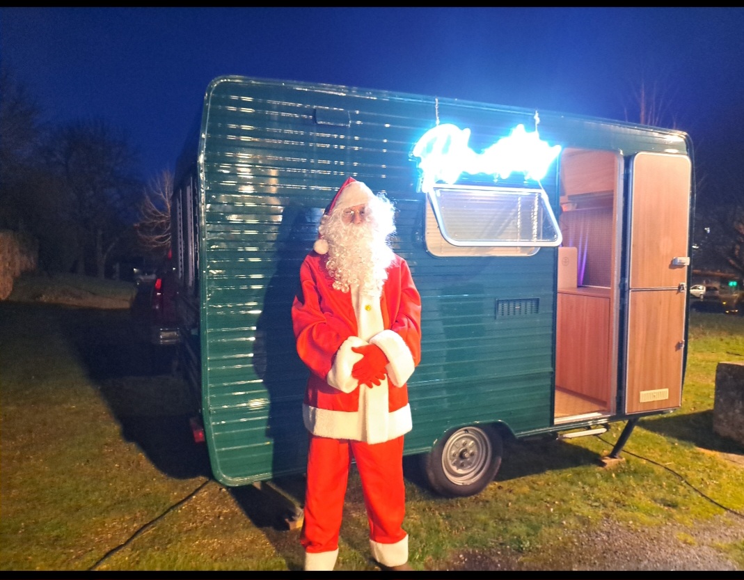 caravane du Pere noel.jpg