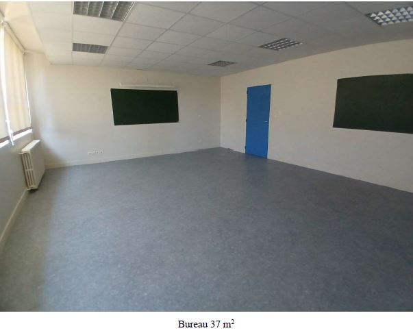 Bureau 2.JPG