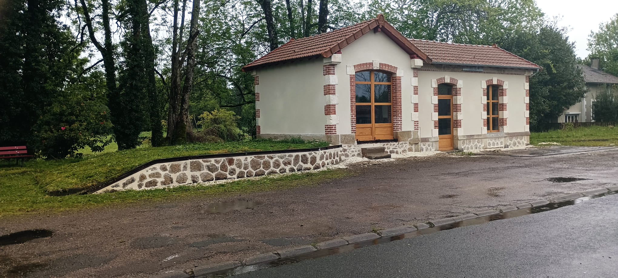 gare de tramway rénovée.jpg