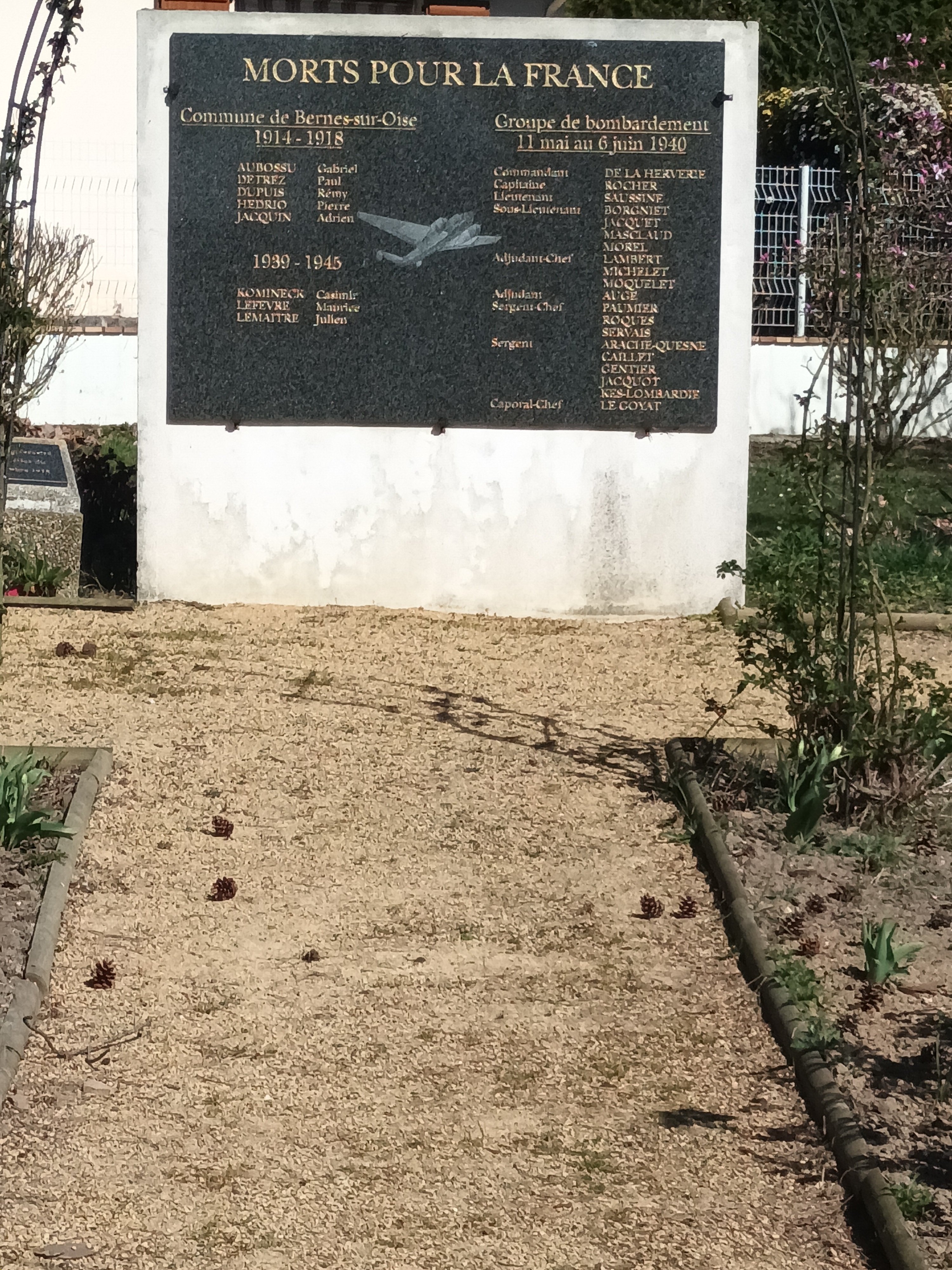 mémorial mairie.jpg