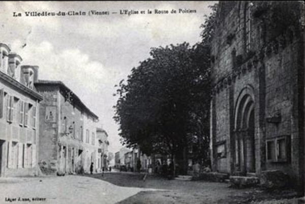 leeglise-et-la-route-de-poitiers_2.jpg