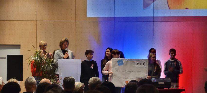 voeux-2024-cme-remise-de-cheque.JPG