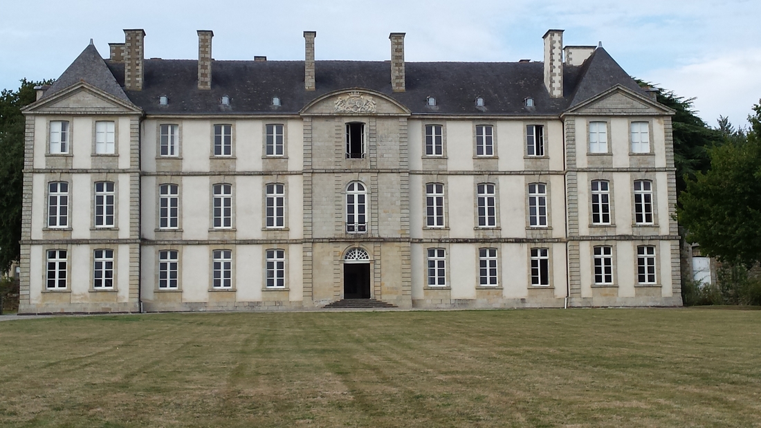 Chateau_Loyat.jpg