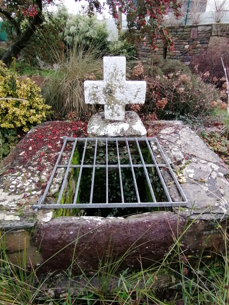 Fontaine de Poulouan.jpg