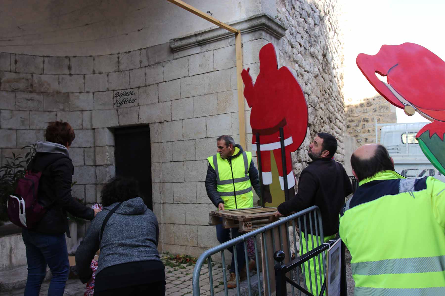 ©goticaardecana Jérôme Rolland- Noel decoration LGA 301122 - 2022-11-30 09.49.00.jpg