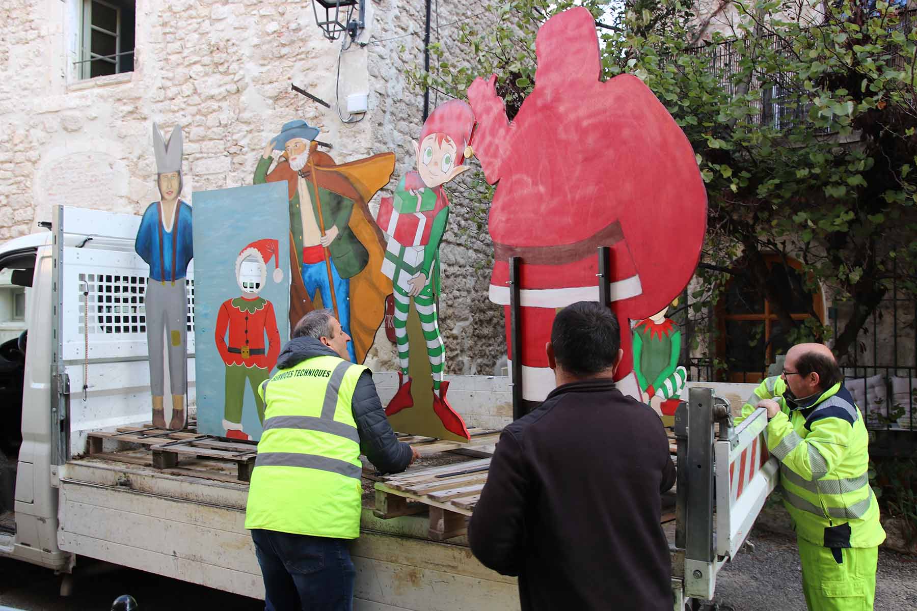 ©goticaardecana Jérôme Rolland- Noel decoration LGA 301122 - 2022-11-30 09.48.48.jpg