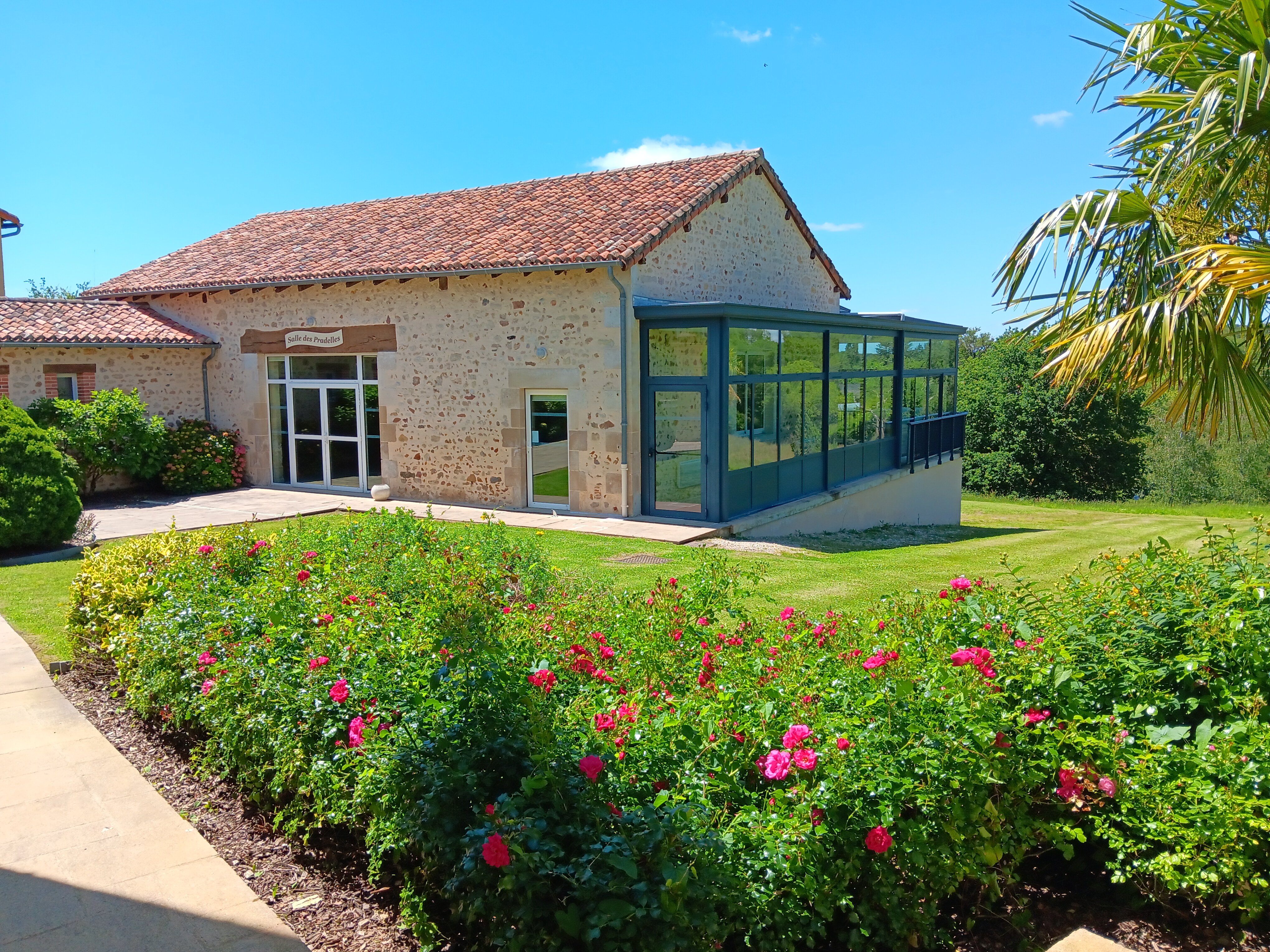 salle des pradelles.jpg