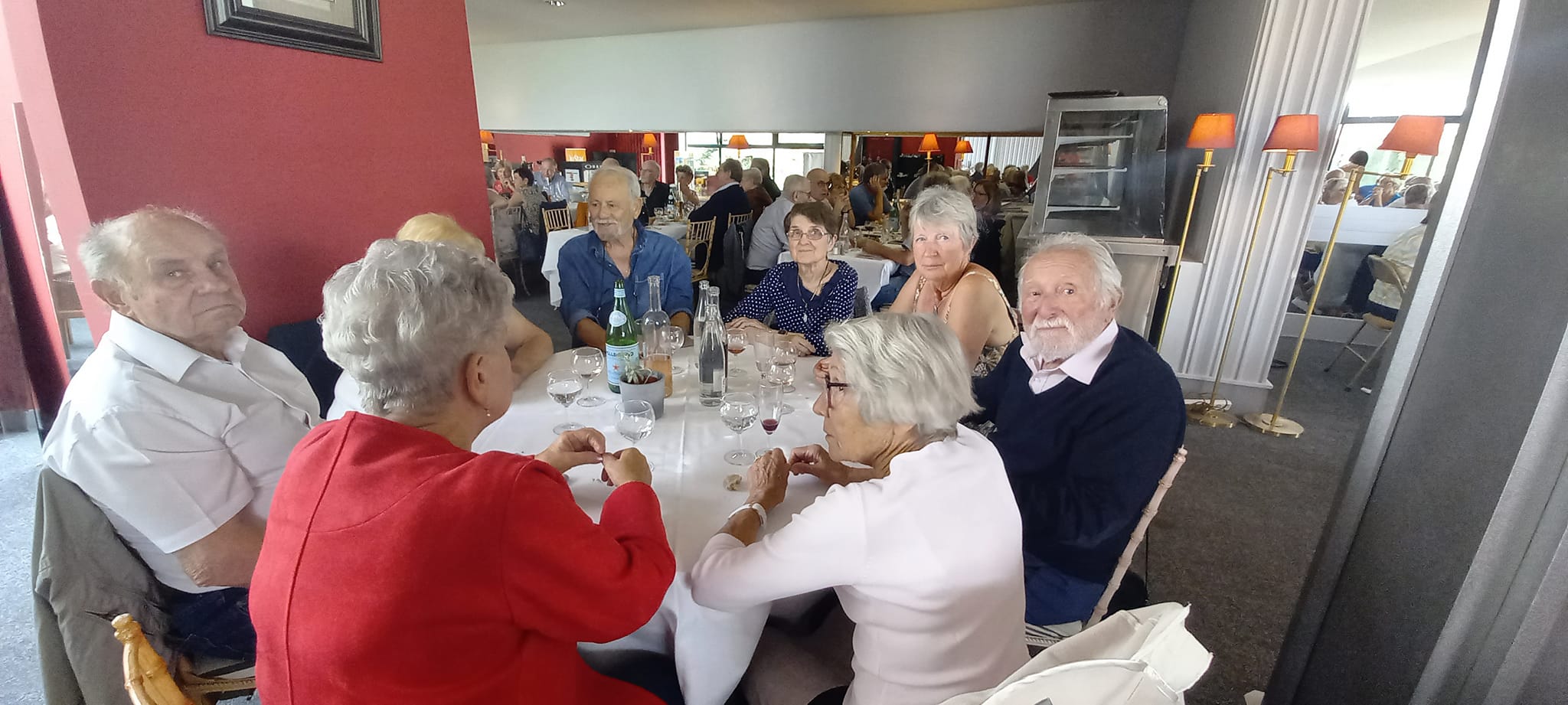 Repas Age d_Or 6.jpg