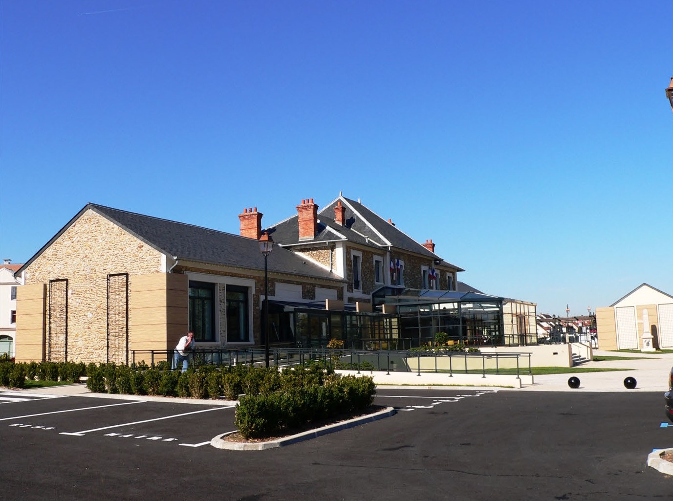 Mairie du Coudray- Montceaux_Page_1.jpg