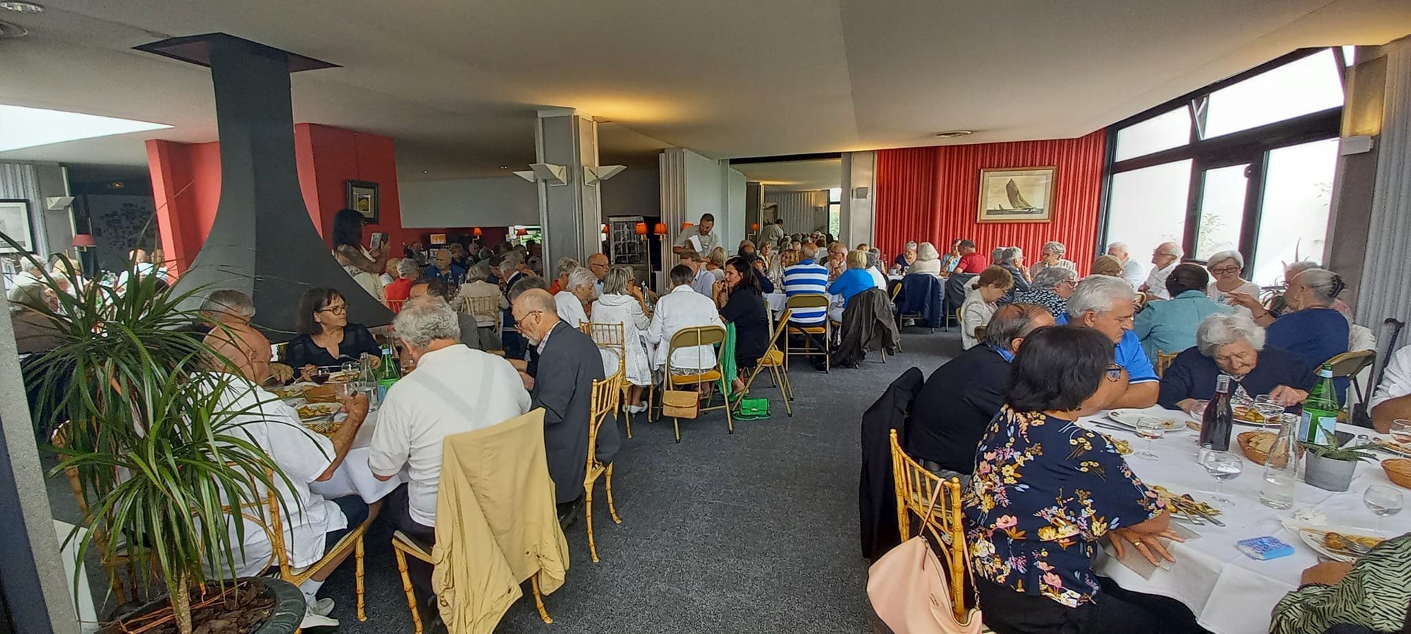 Repas Age d_Or 8.jpg