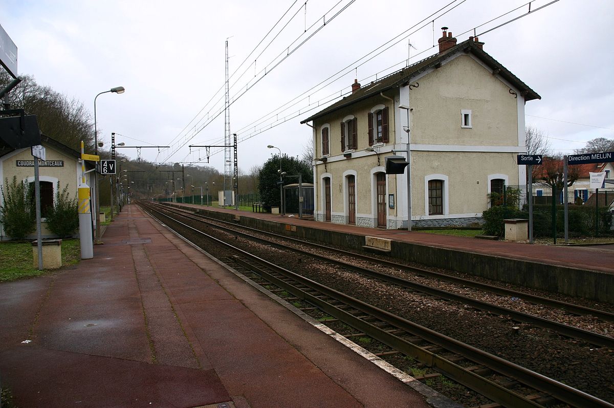 la gare du coudray avant.jpg