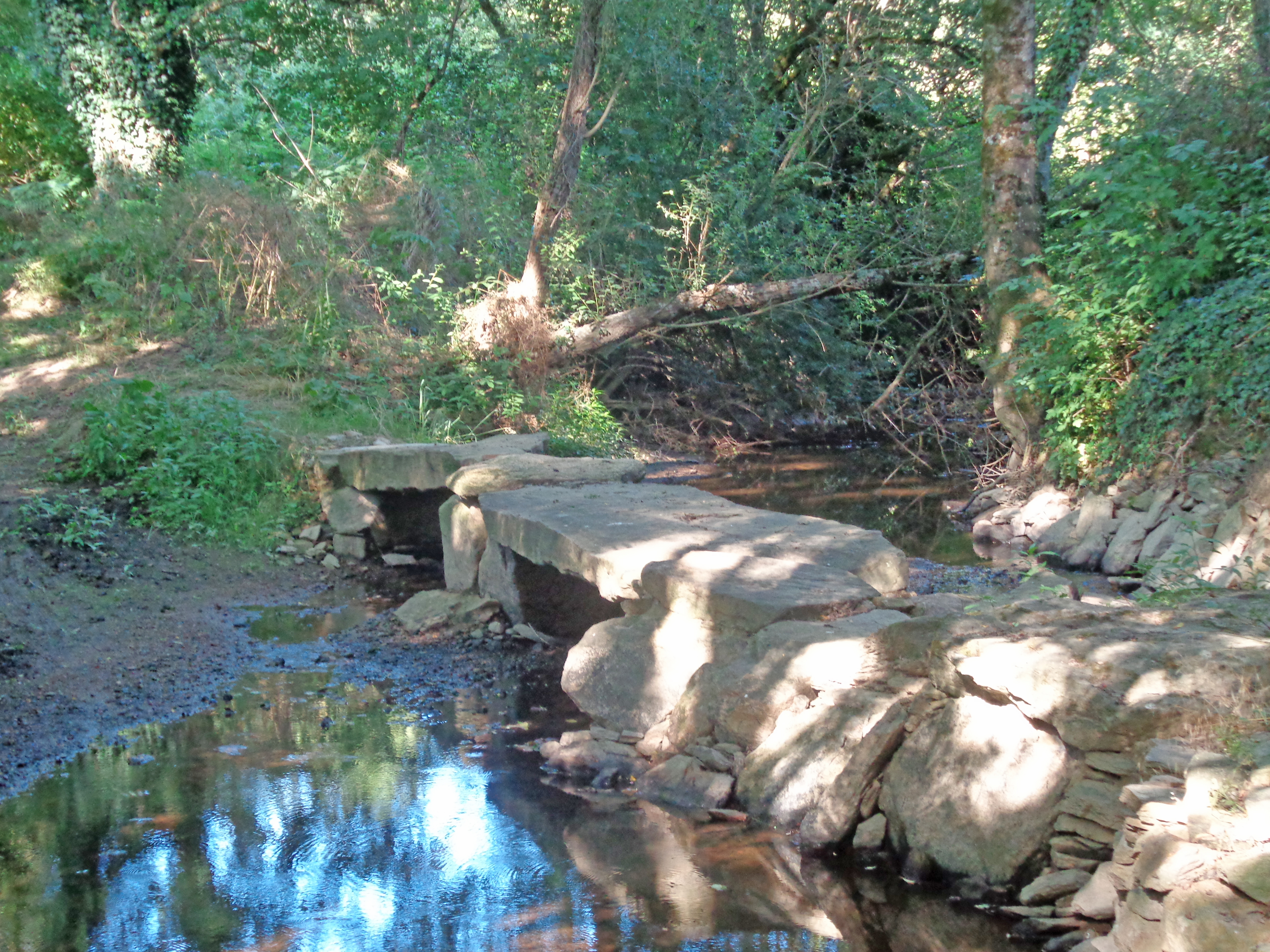 2017 juin Pont des chevaliers pont mégalithique.JPG