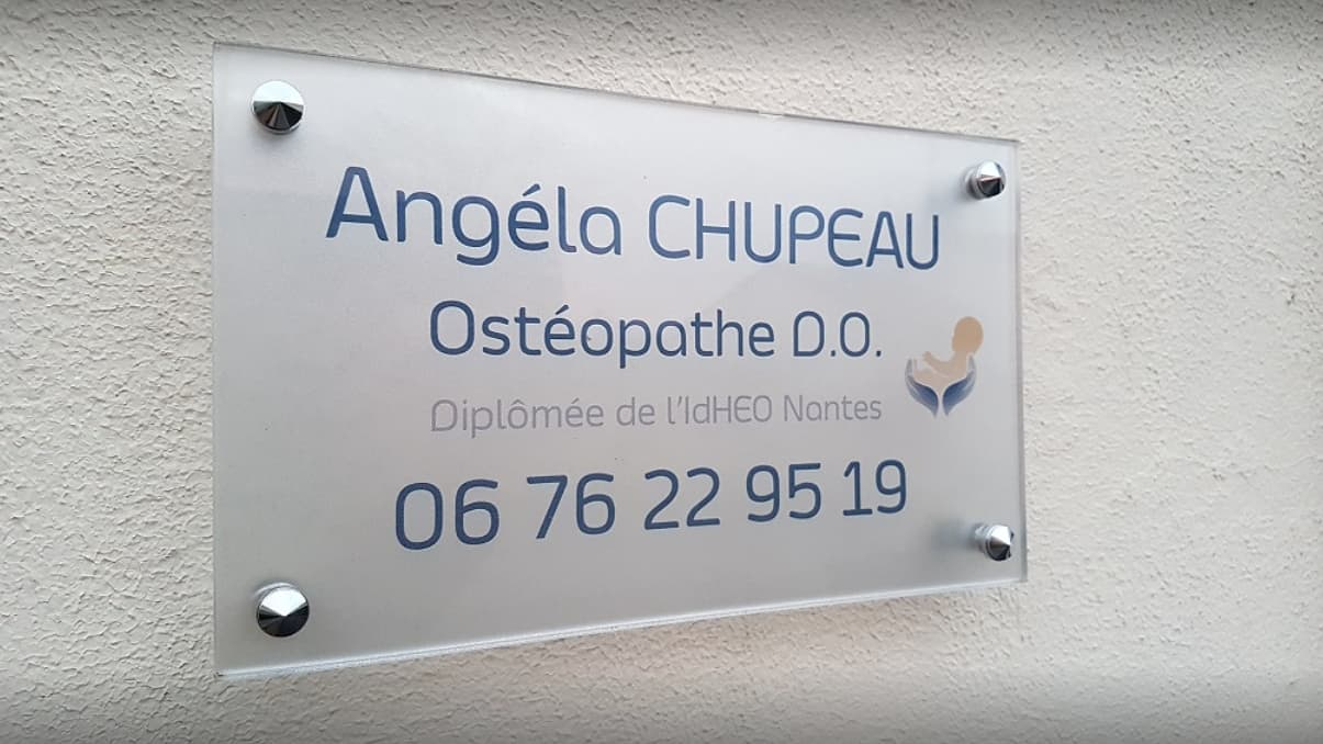 angela chupeau.png angela chupeau.png