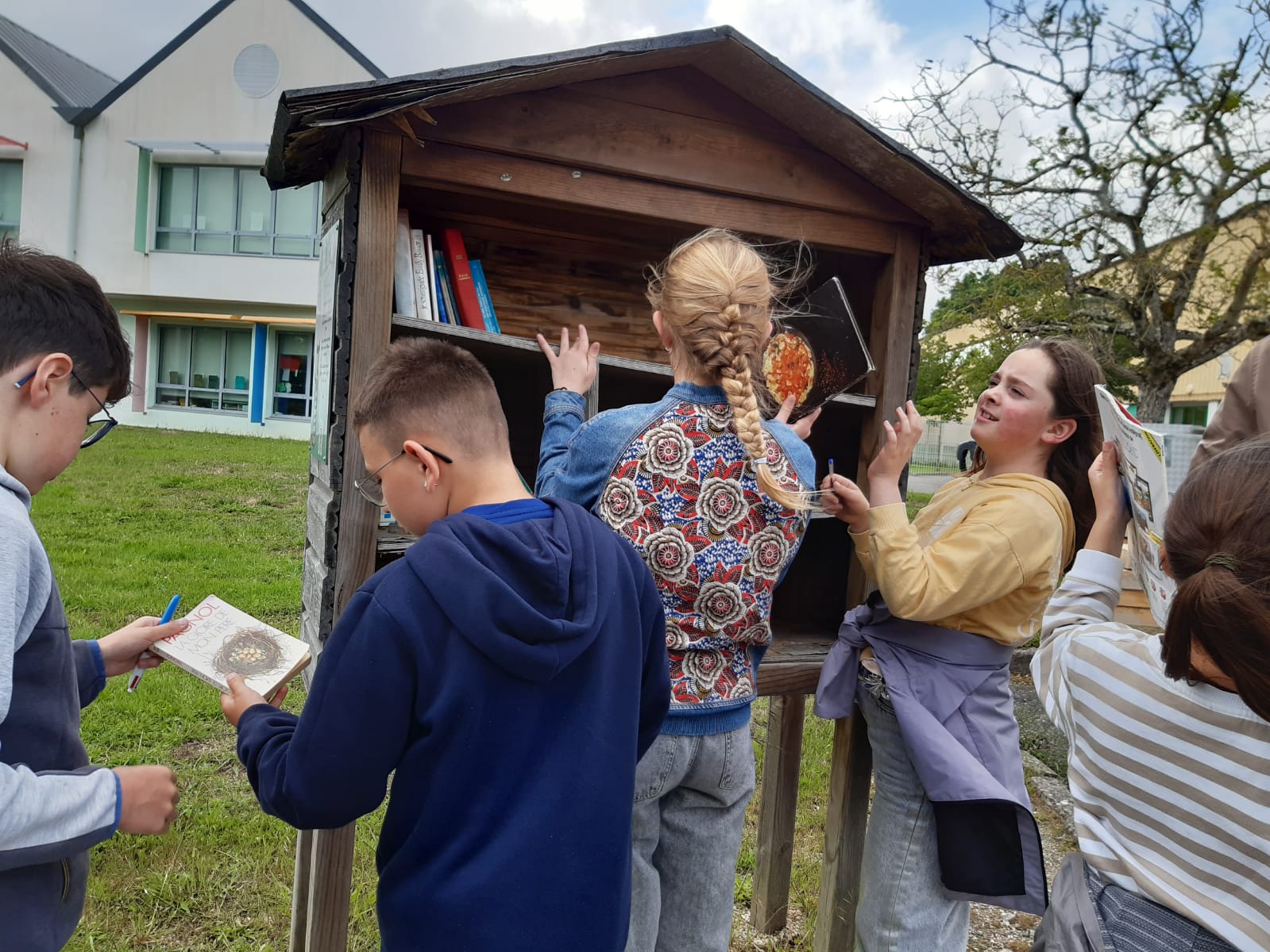 La boîte à livres jeunesse fait peau neuve !