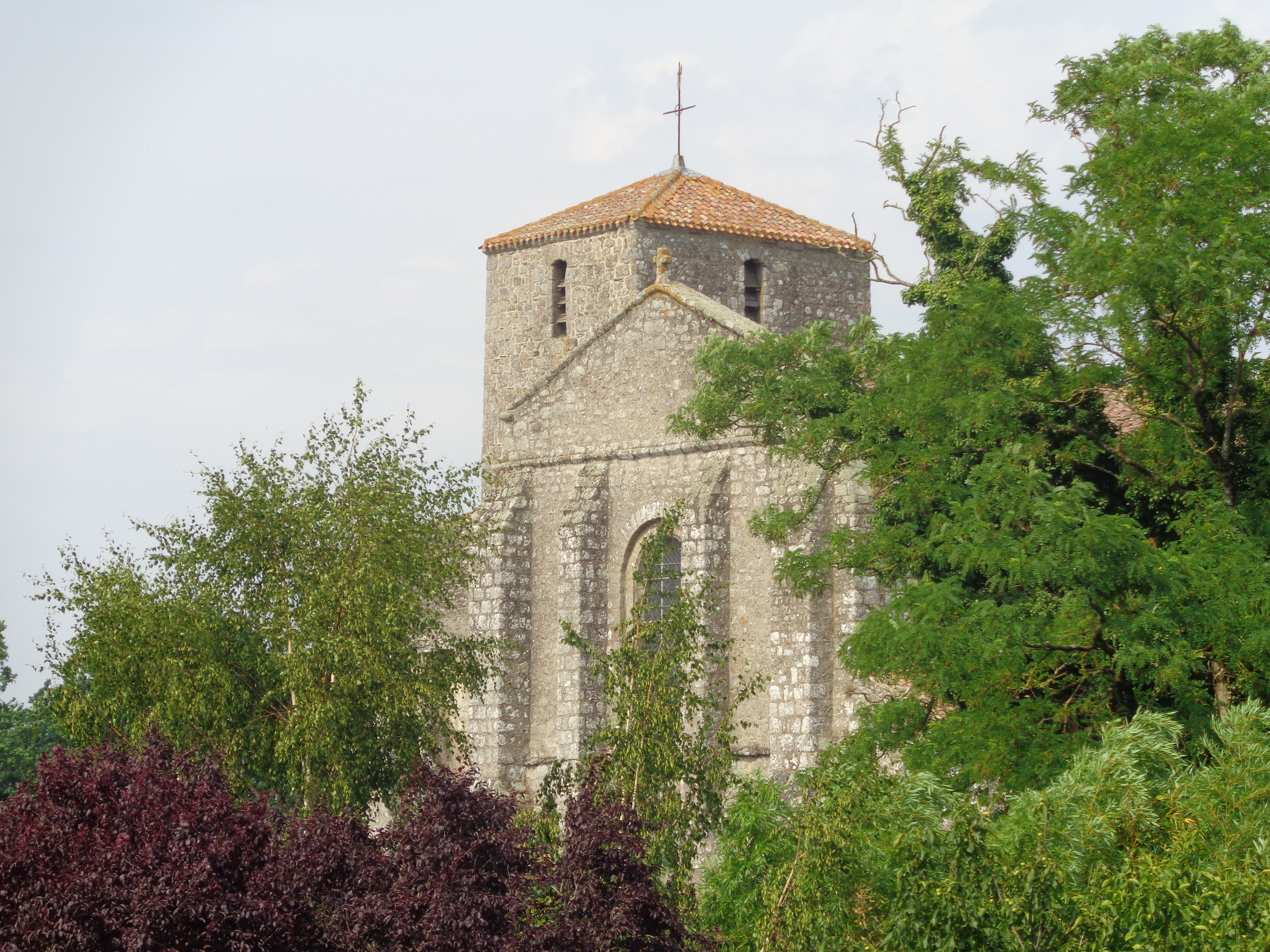 Eglise vuede la butte Ricordeau.JPG