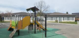 ECOLE MAT.jpg