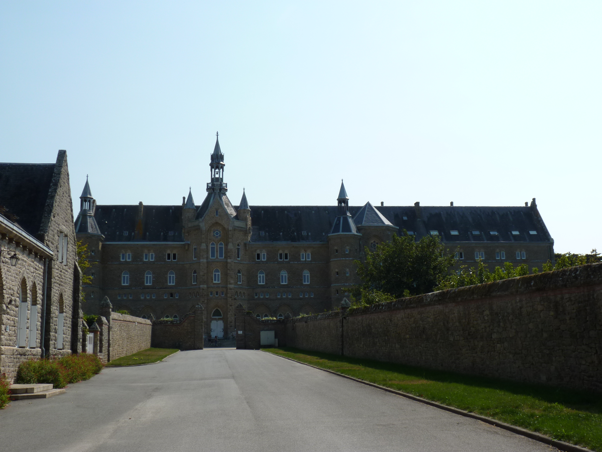 Abbaye St Michel2.JPG