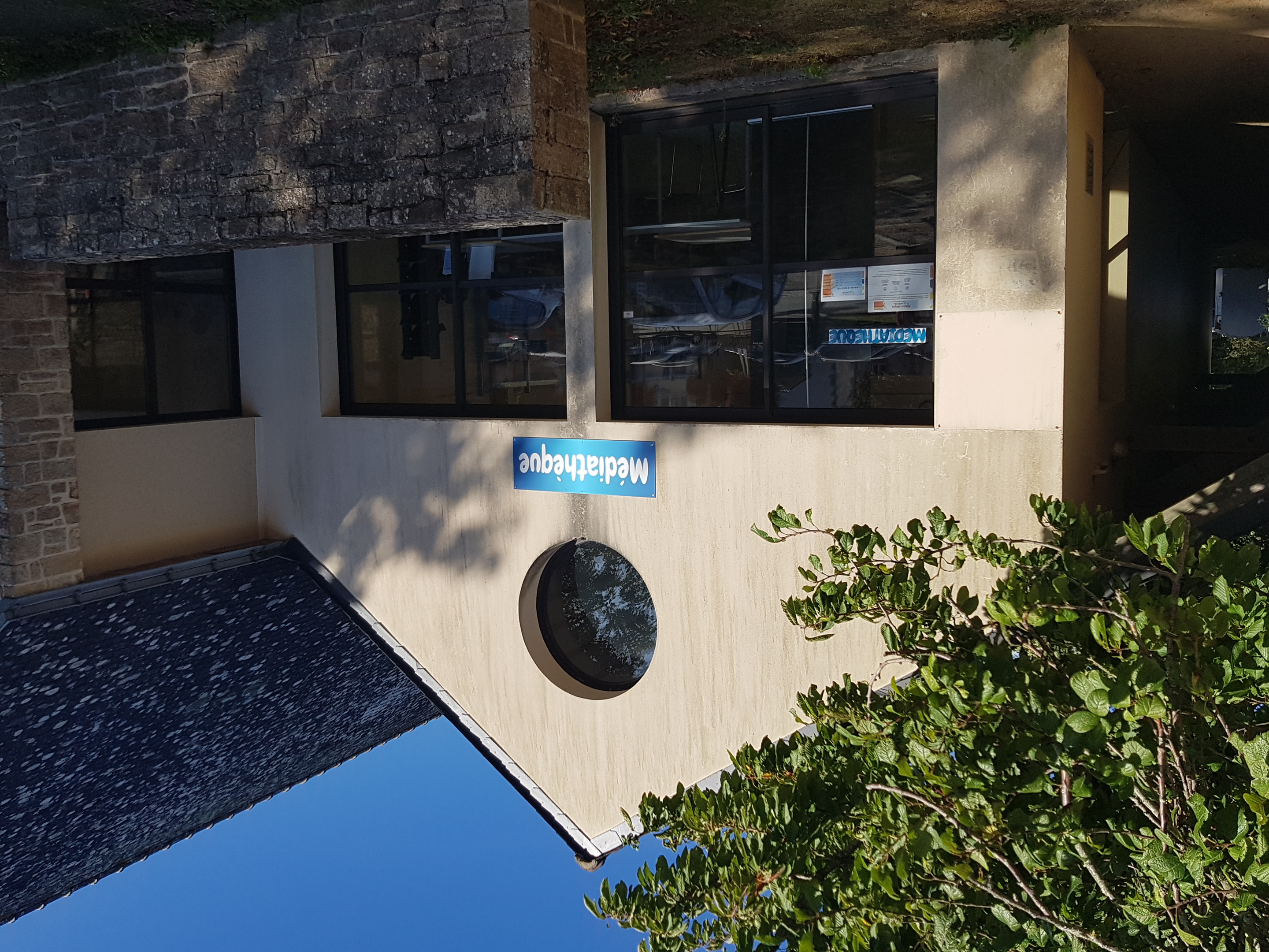 accès place st armel.jpg