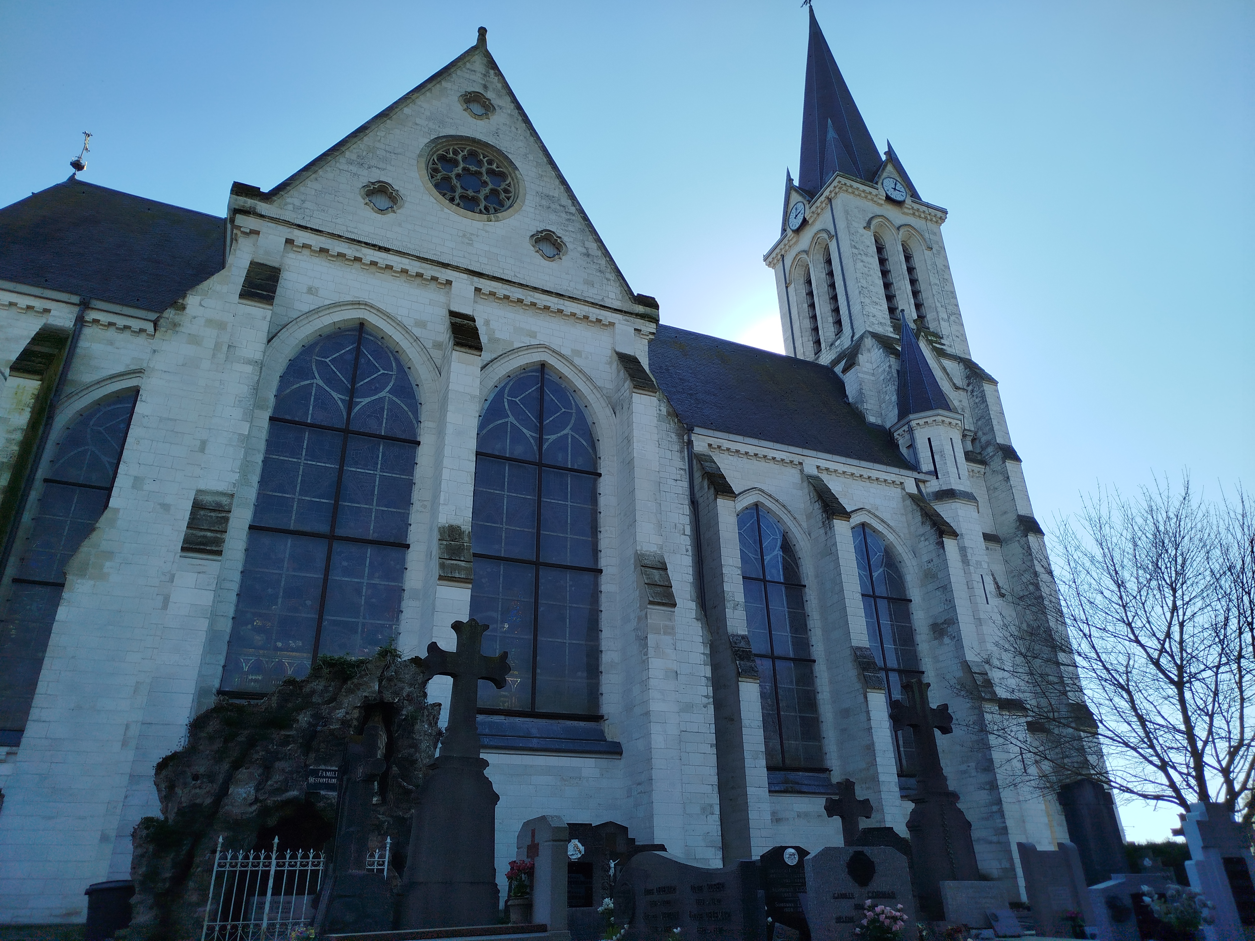 Eglise de Bouvines.jpg