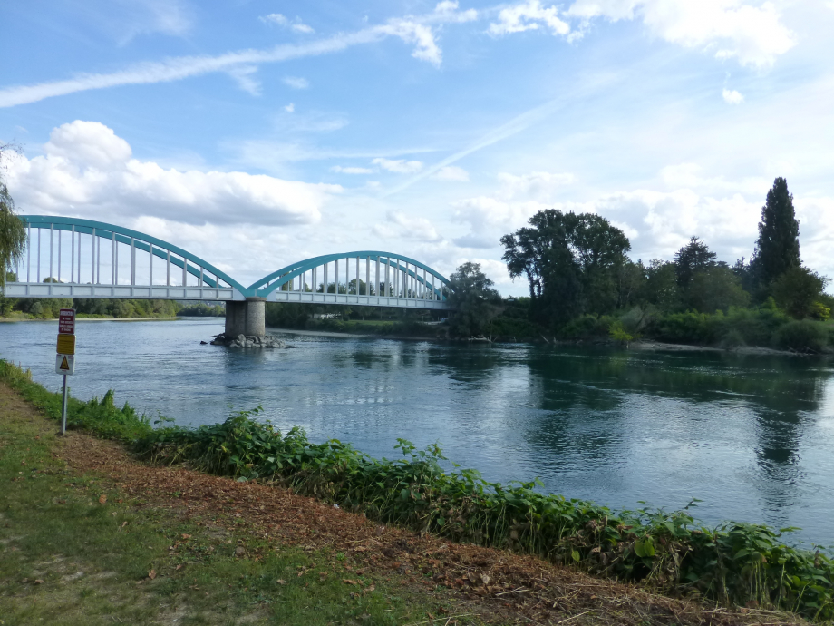 Pont de Loyettes.jpg