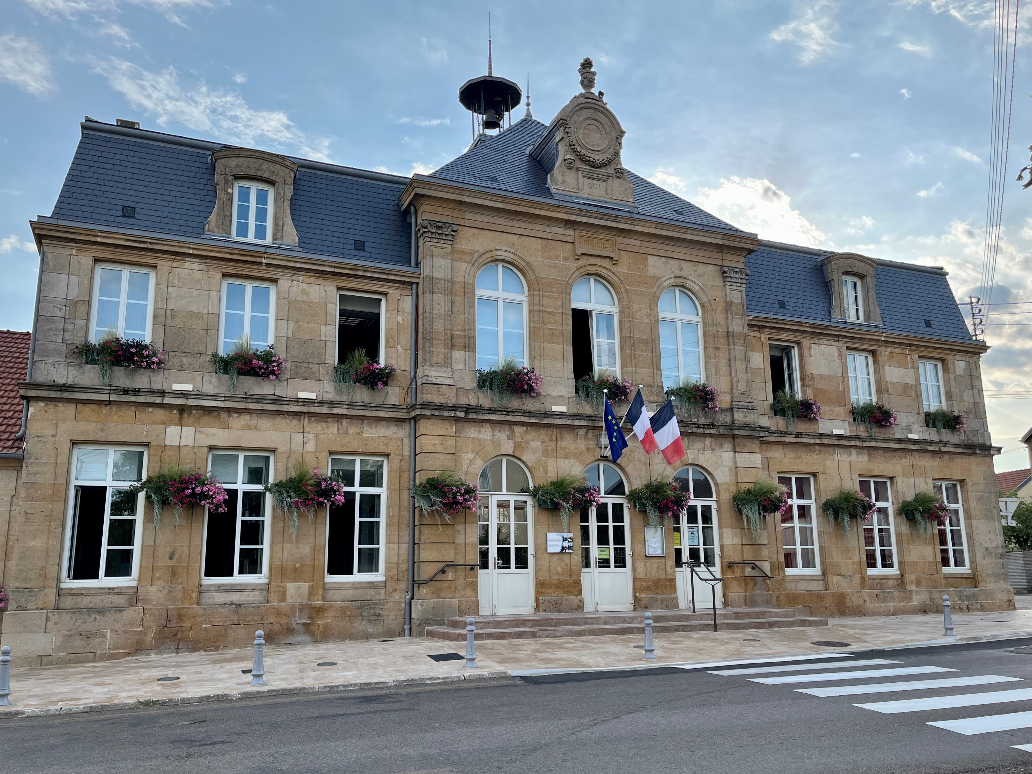 facade mairie 2.jpg