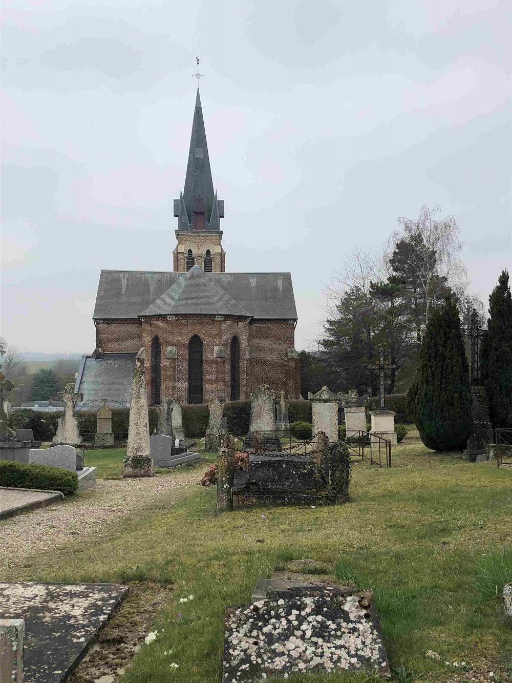 eglise cimetiere.jpg