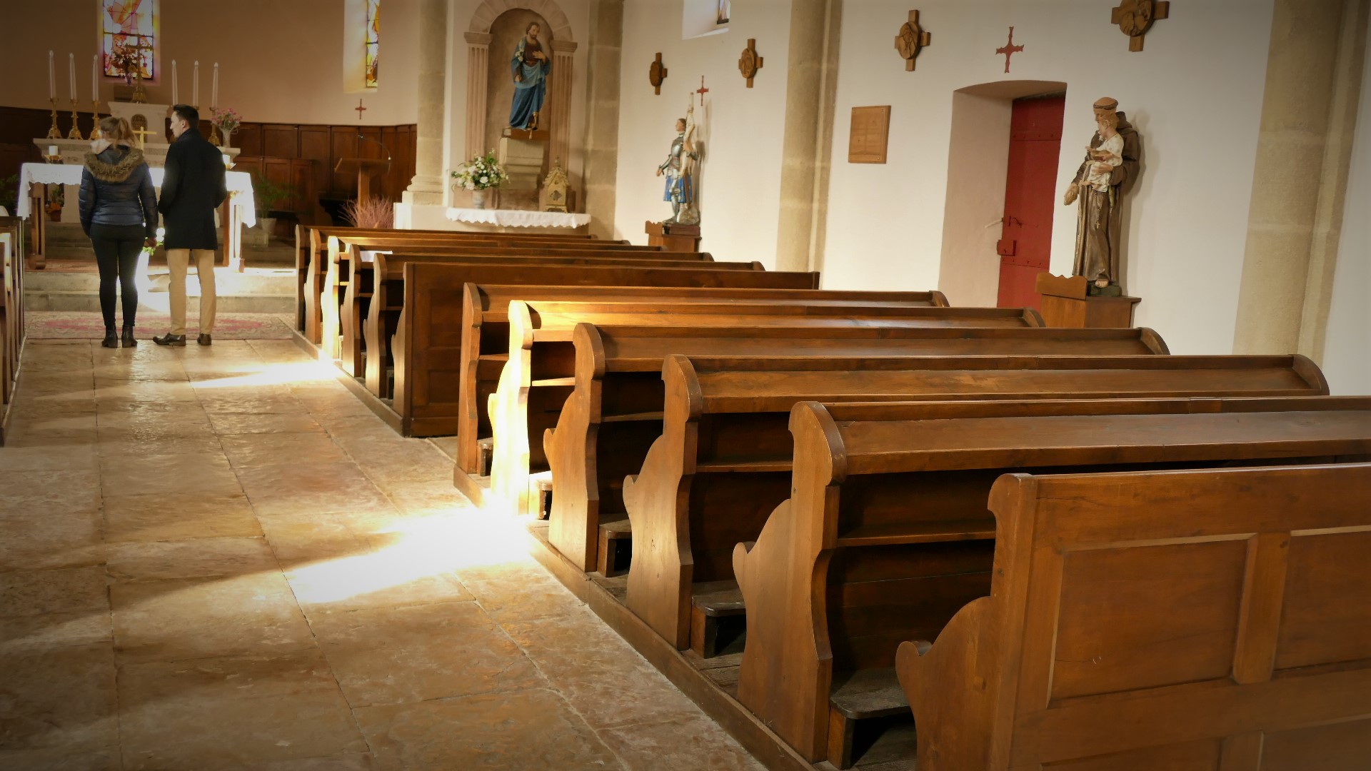 B3 église intérieur.jpg