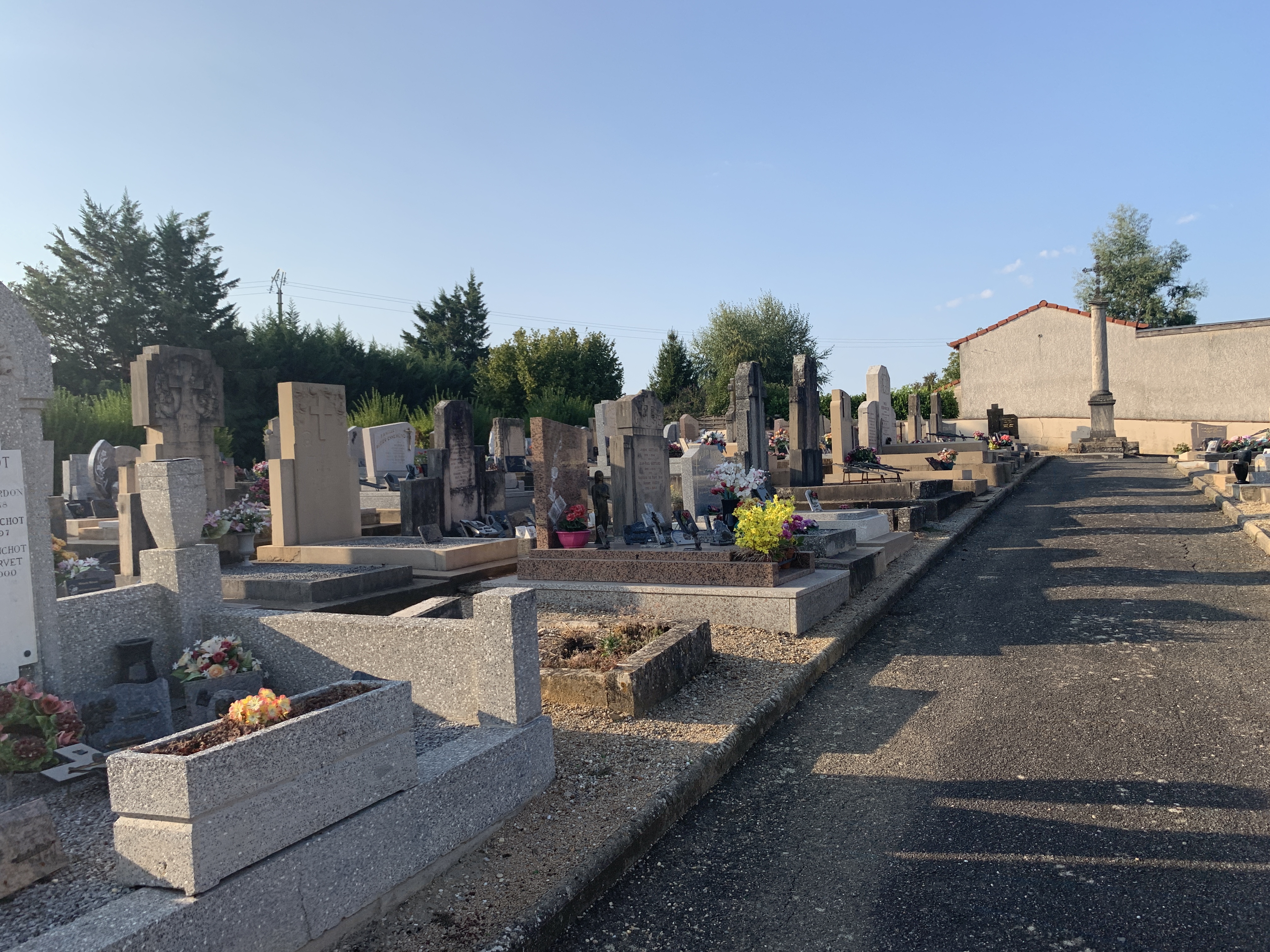 Cimetière_-_Chavannes-sur-Reyssouze__FR01__-_2020-09-14_-_8.jpg