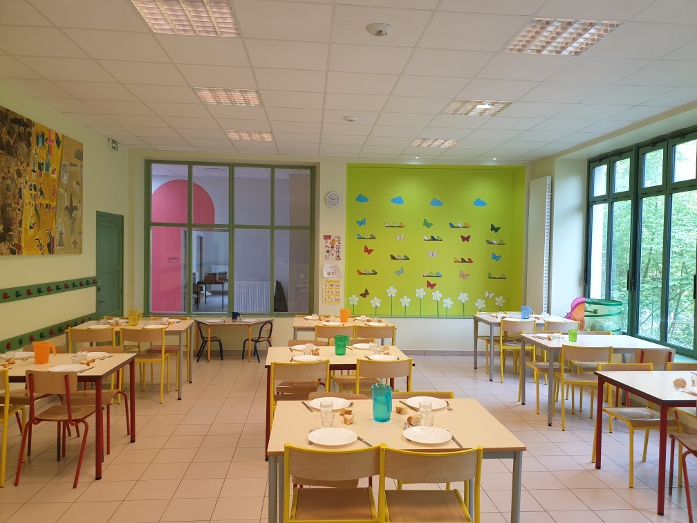 cantine face classe.jpg