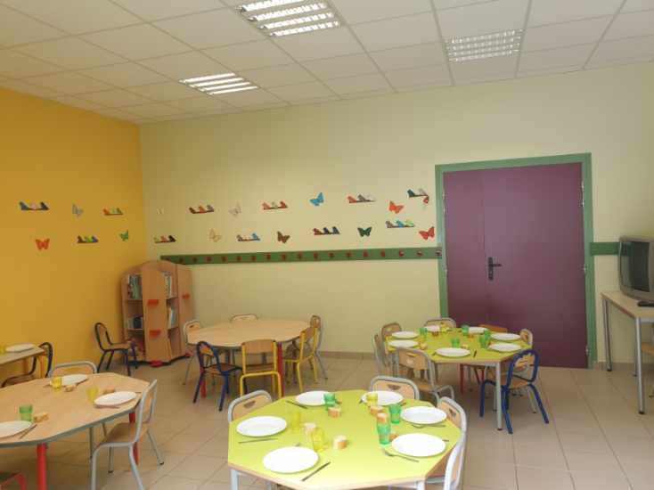 cantine petits.jpg