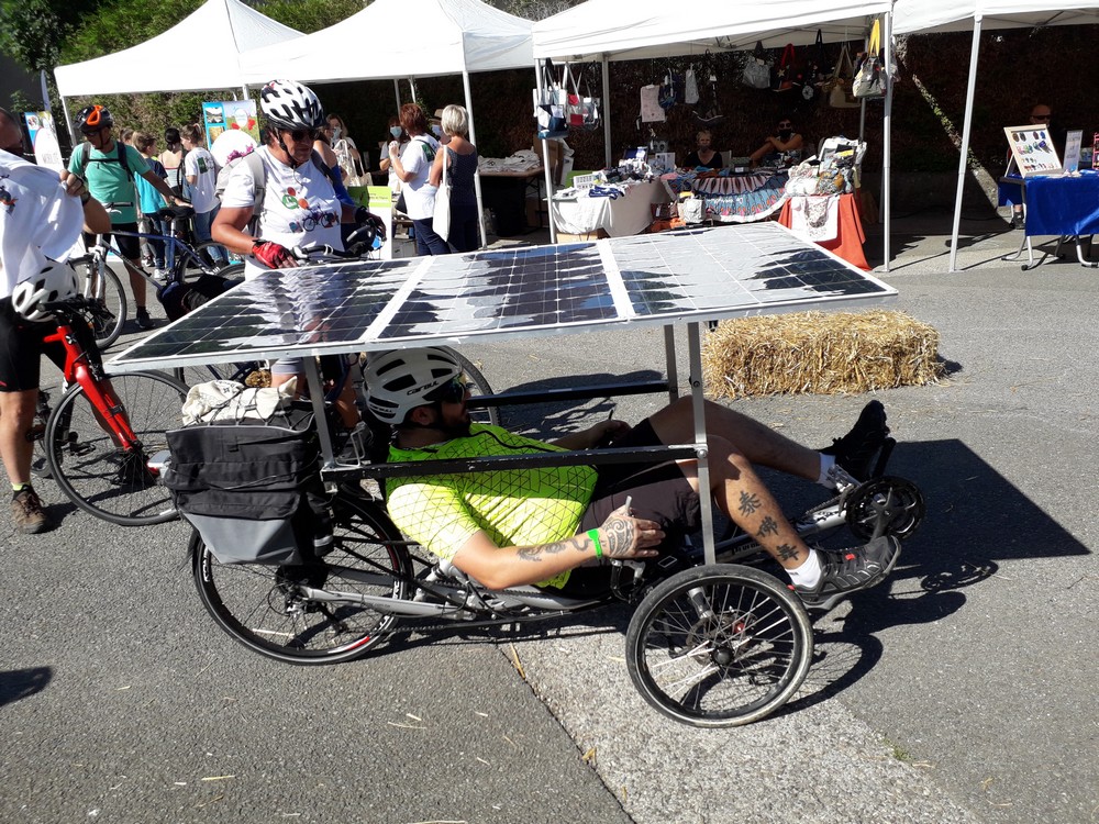 slow up - vélo photovoltaique.jpg