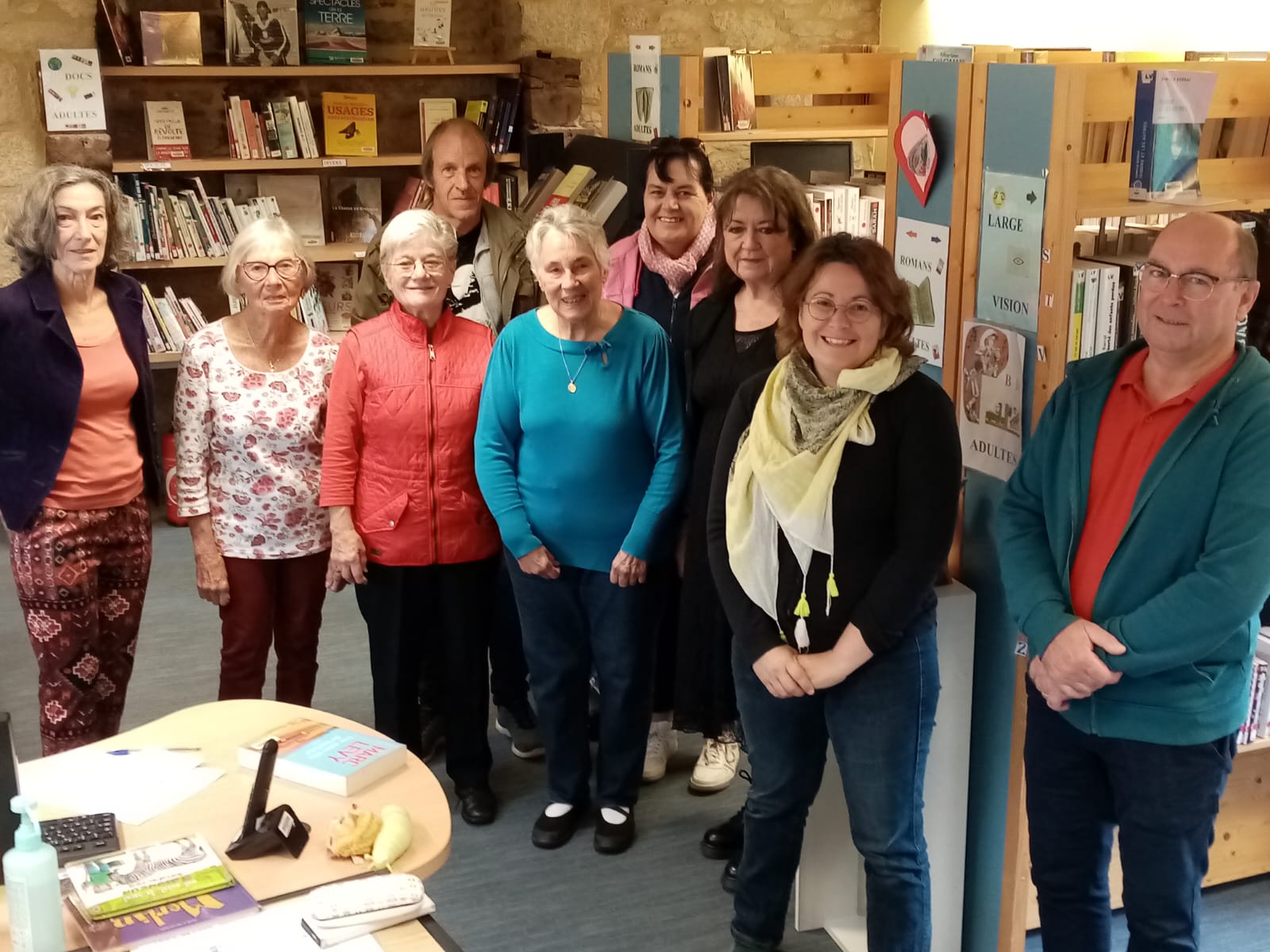 photo bénévoles médiathèque 12 2023.jpg