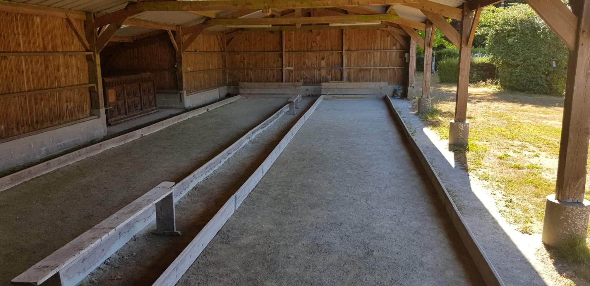 terrain de boules interieur.jpeg