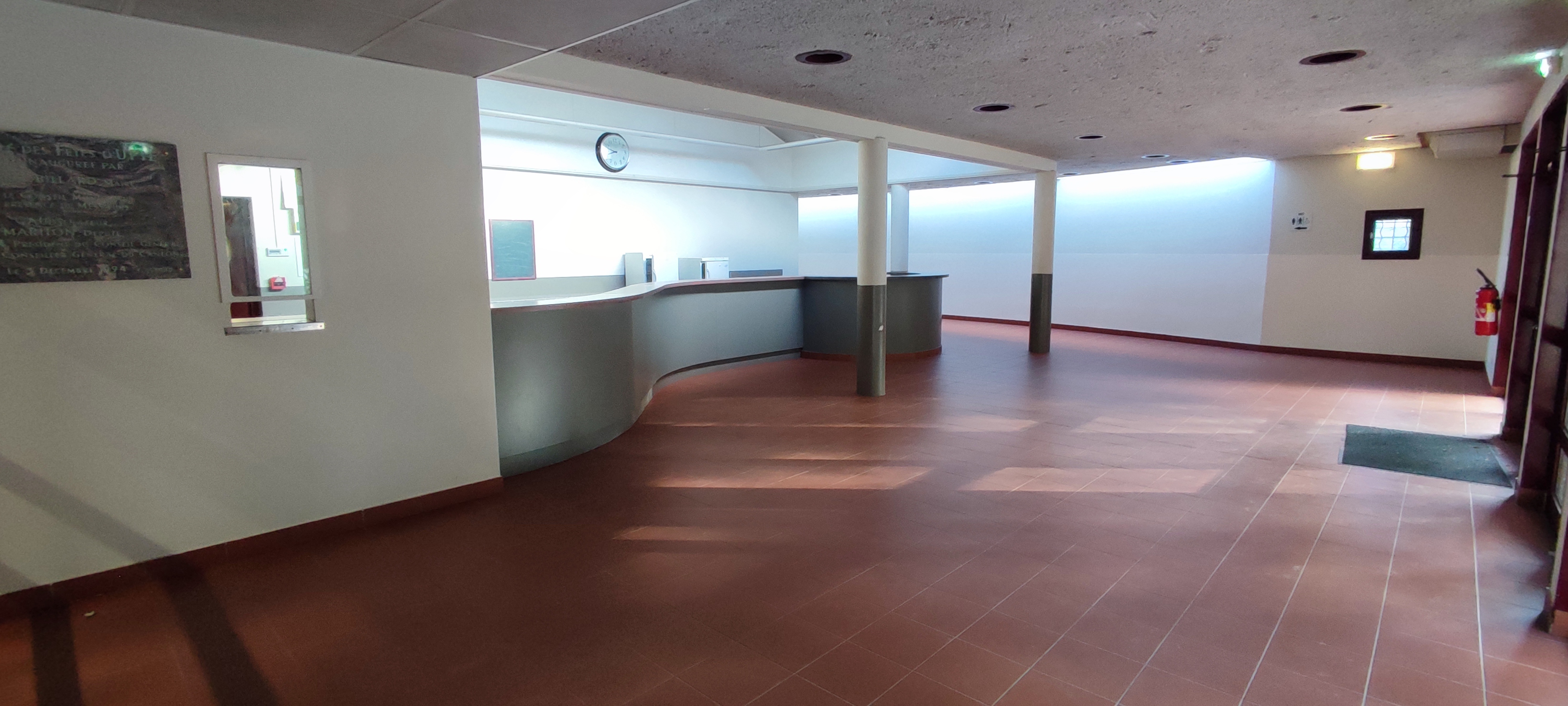 Hall d_entrée _ Bar 2.jpg