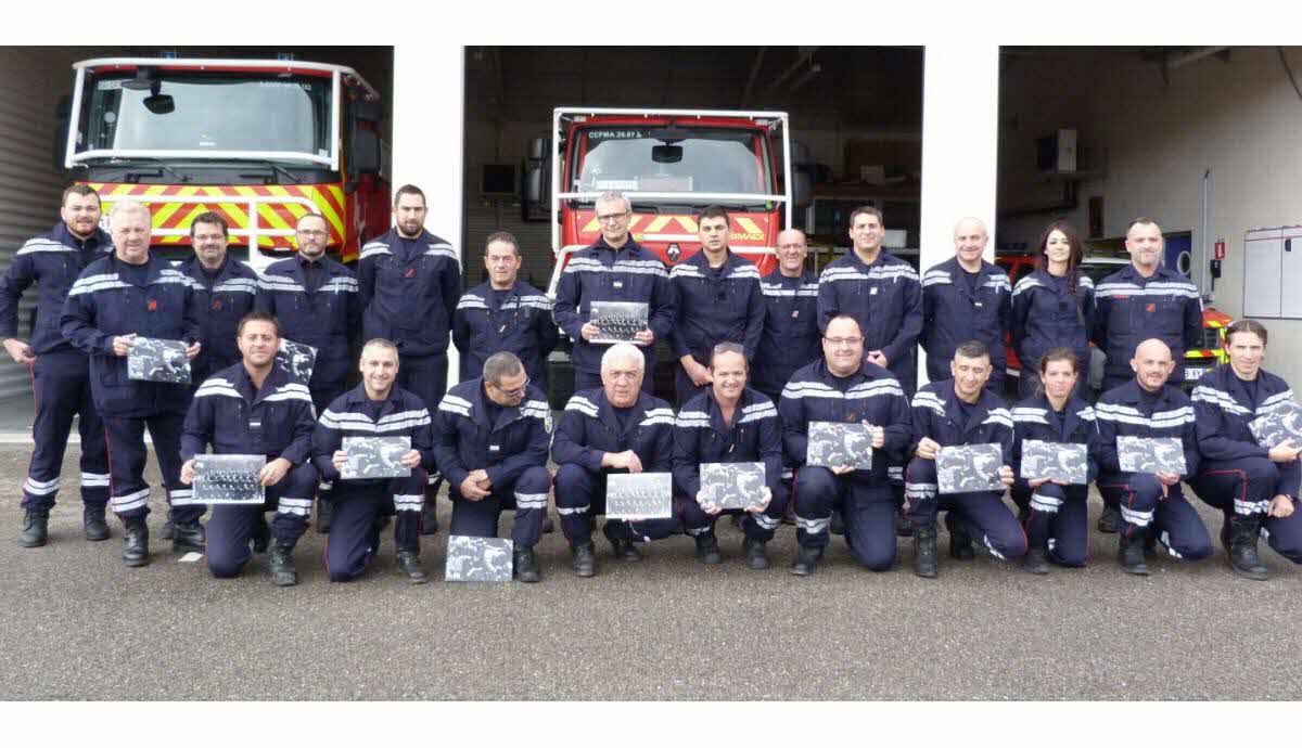 les-sapeurs-pompiers-presentent-leur-nouveau-calendrier-1510941421.jpg