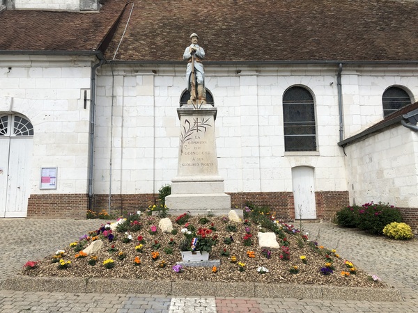 monument mort.jpg