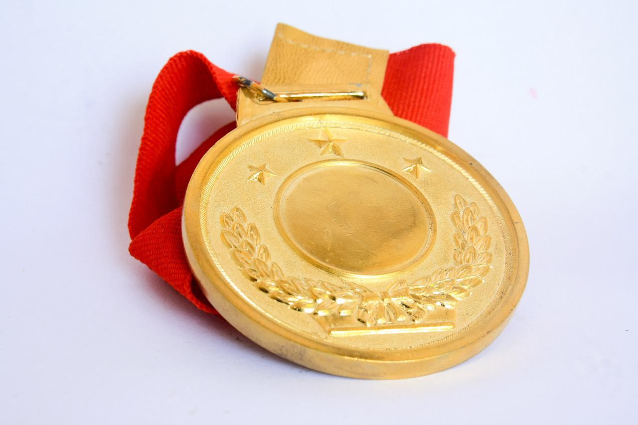 medal-gd07fbffb9_1280.jpg