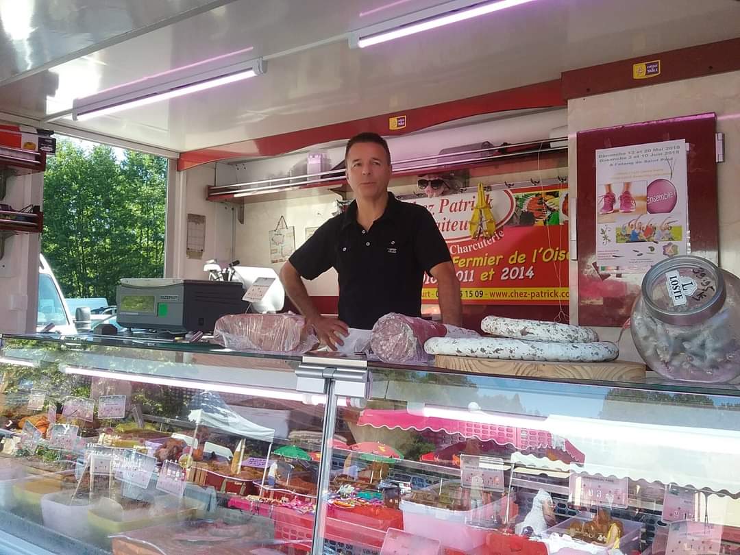 chez Patrick dans son camion.jpg