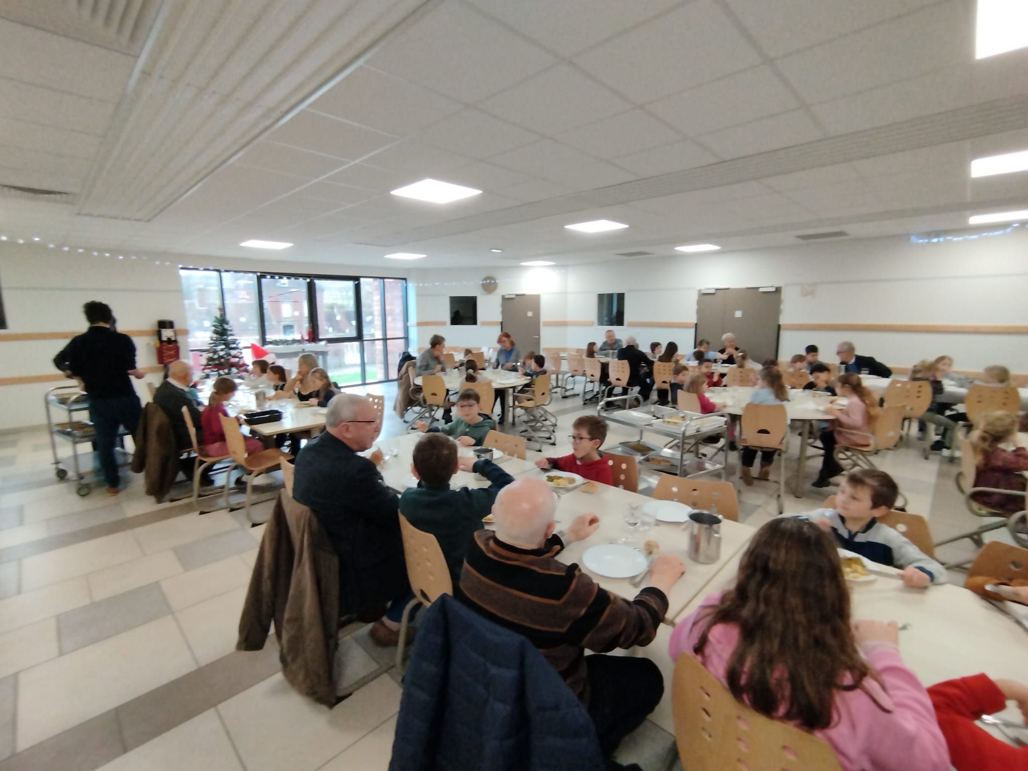 cantine noël 2025 2.jpg