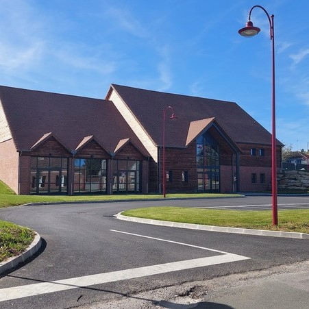 Salle des 2 Collines n°1 carré.jpg